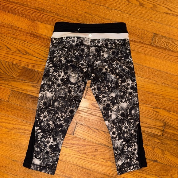 Lululemon up the pace leggings - Picture 2 of 4